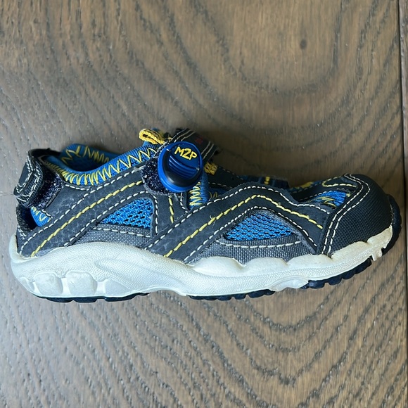 Baby sandals - Picture 2 of 3